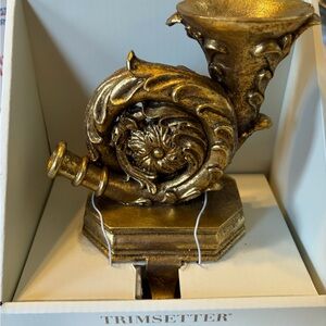 Trimsetter Gold Holiday Horn Decoration